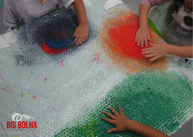 Plástico Bolha no artesanato com crianças.